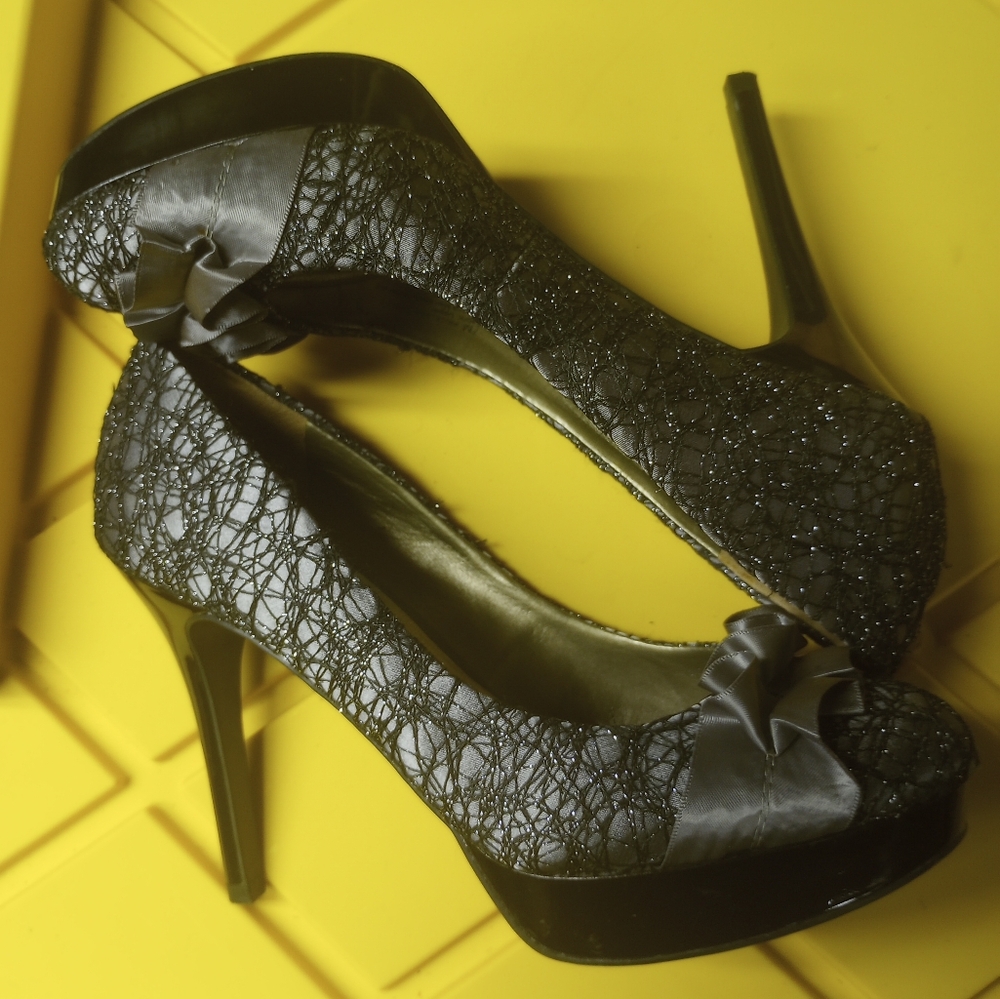 Heels - Picture 2 of 6